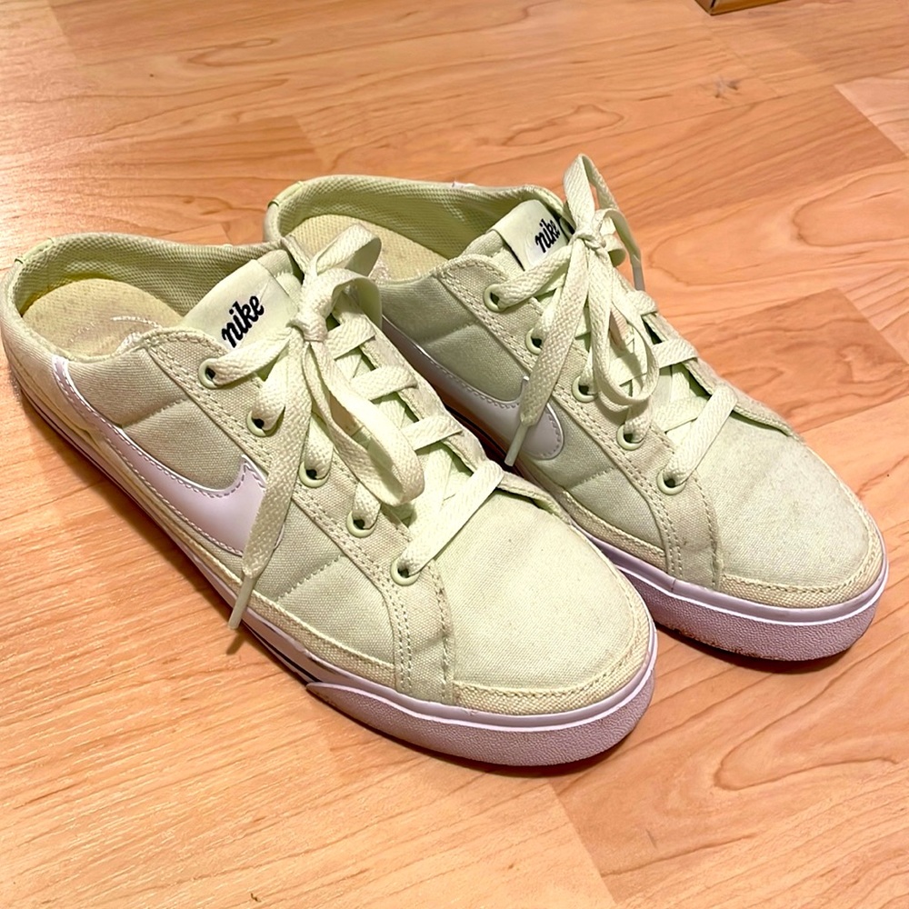 Nike mule!!!